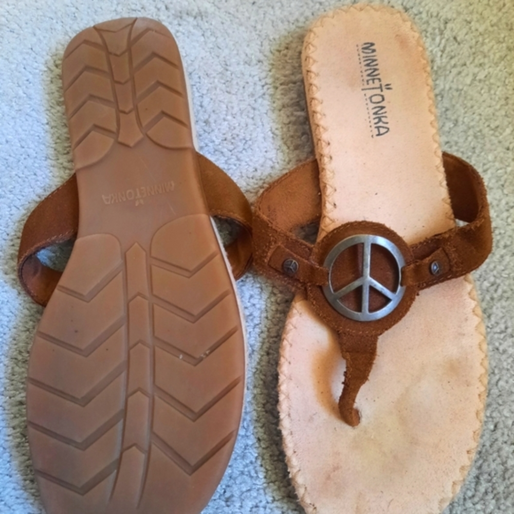 Minnetonka Leather Peace Sandals Flip Flops 8